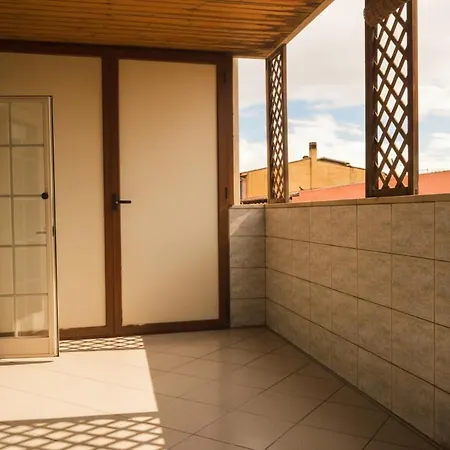 Family With Large Terrace Close To The Airport Apartament